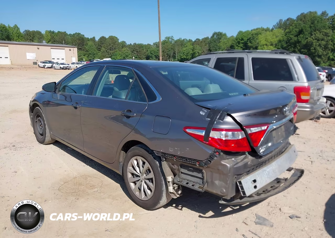 2015 Toyota Camry Le VIN:4T1BF1FKXFU904490 - 3