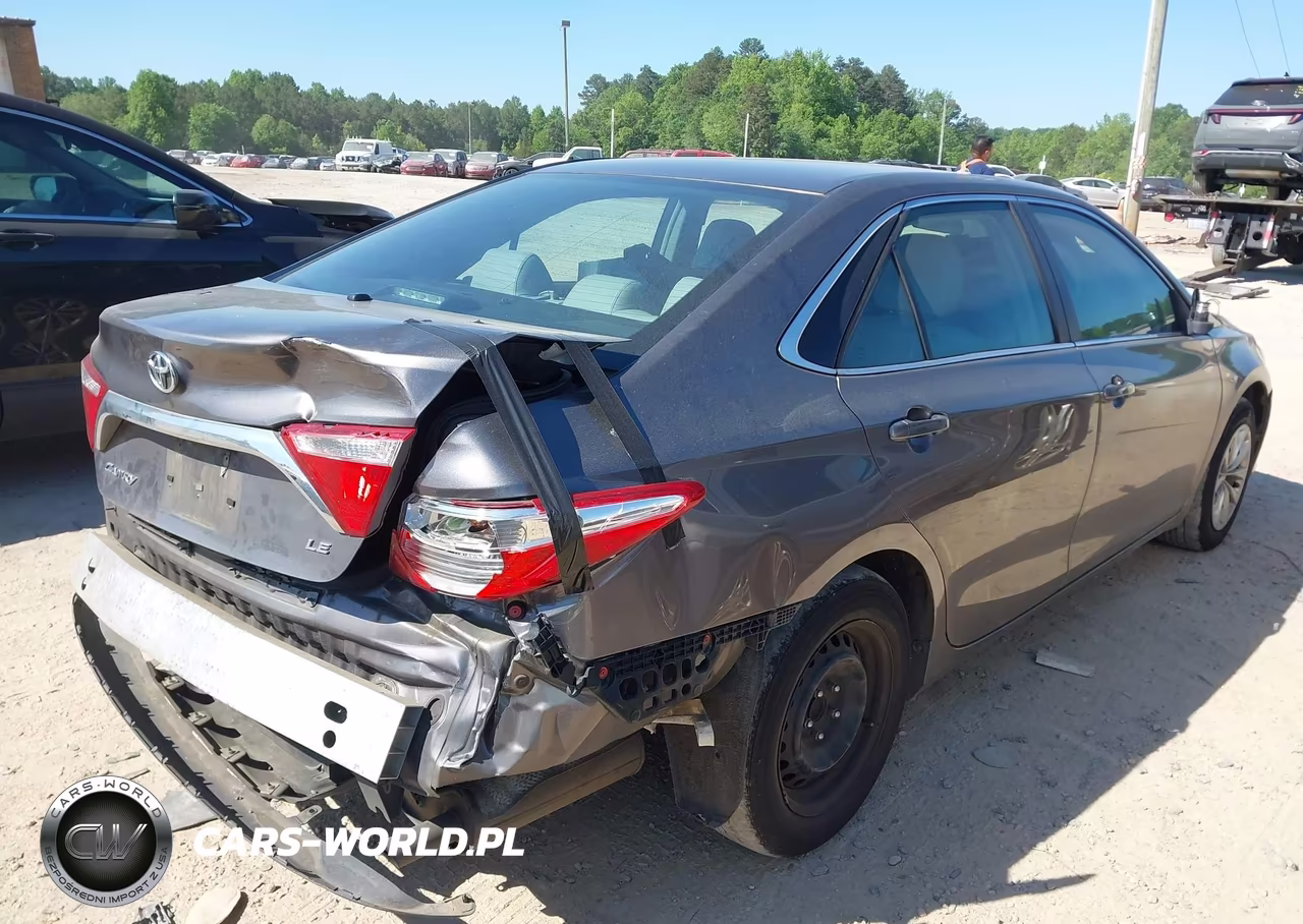 2015 Toyota Camry Le VIN:4T1BF1FKXFU904490 - 4