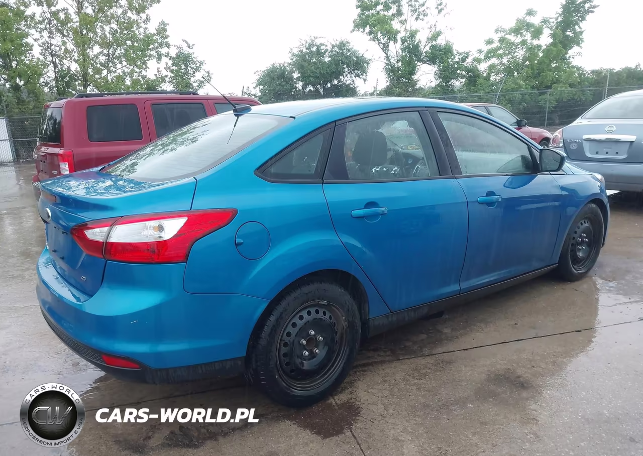 2012 Ford Focus Se VIN:1FAHP3F29CL114323 - 4