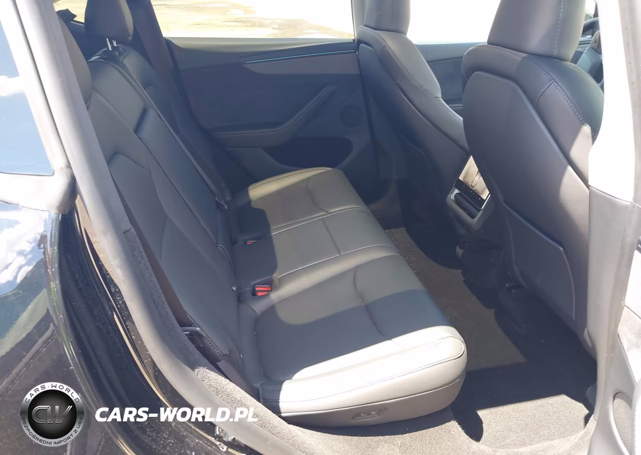 2026 Tesla Model Y VIN:7SAYGDED9TA478876 - 8