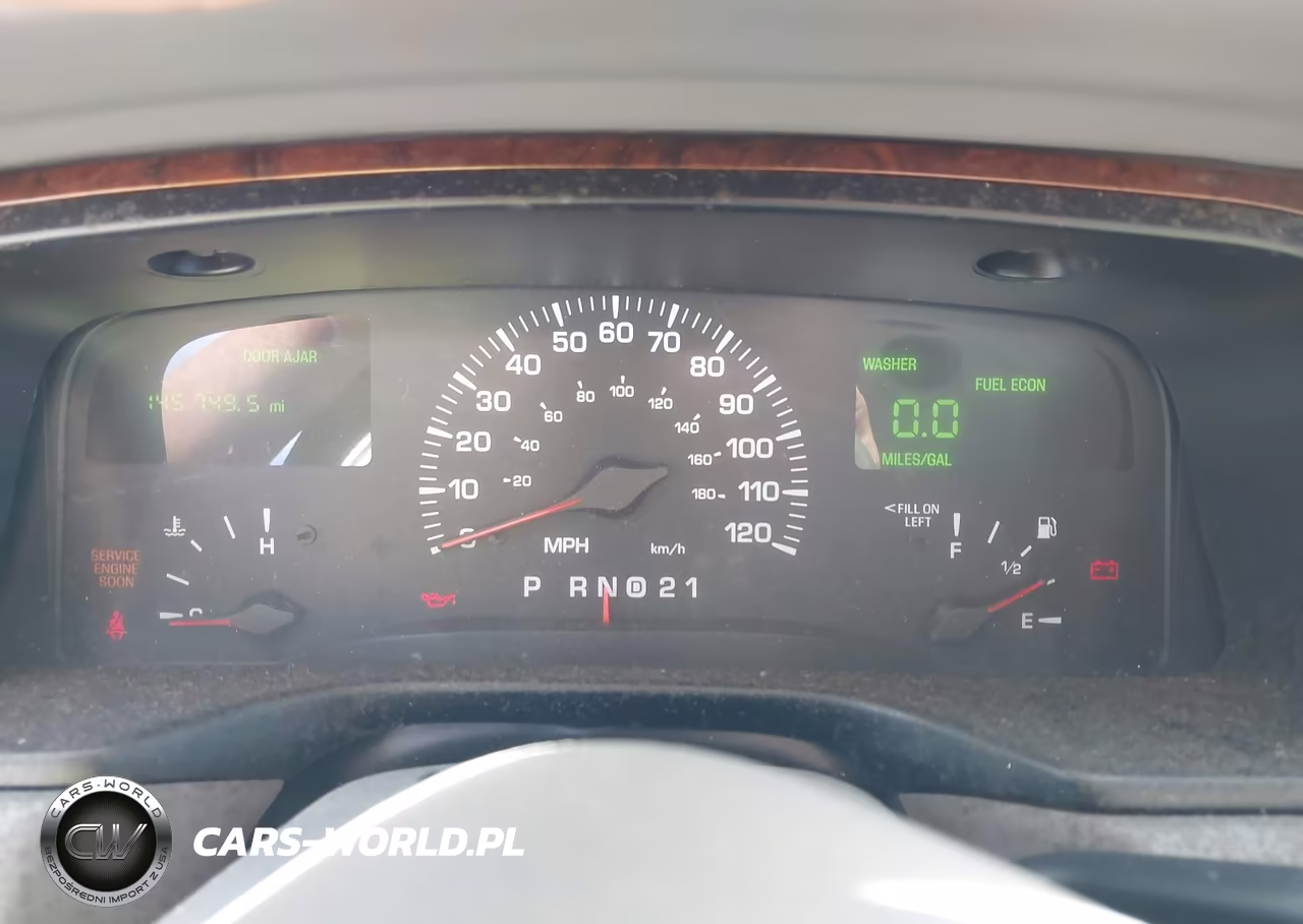 2000 Lincoln Town Car Executive VIN:1LNHM81W3YY846138 - 7