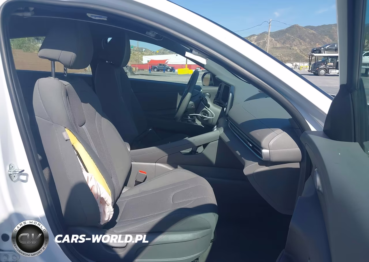 2024 Hyundai Elantra Se VIN:KMHLL4DG8RU670903 - 5