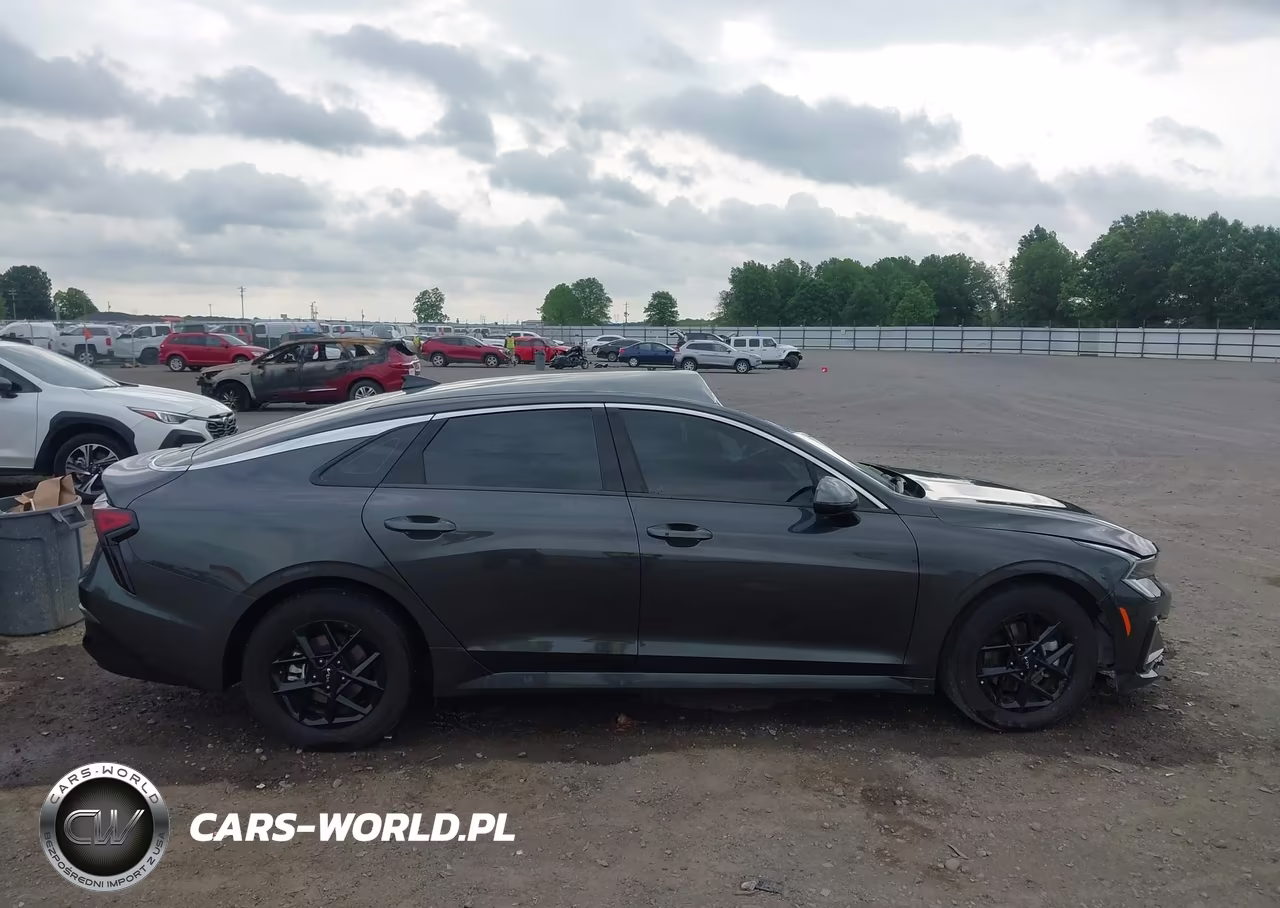 2025 Kia K5 Lxs VIN:KNAG24J78S5368702 - 13