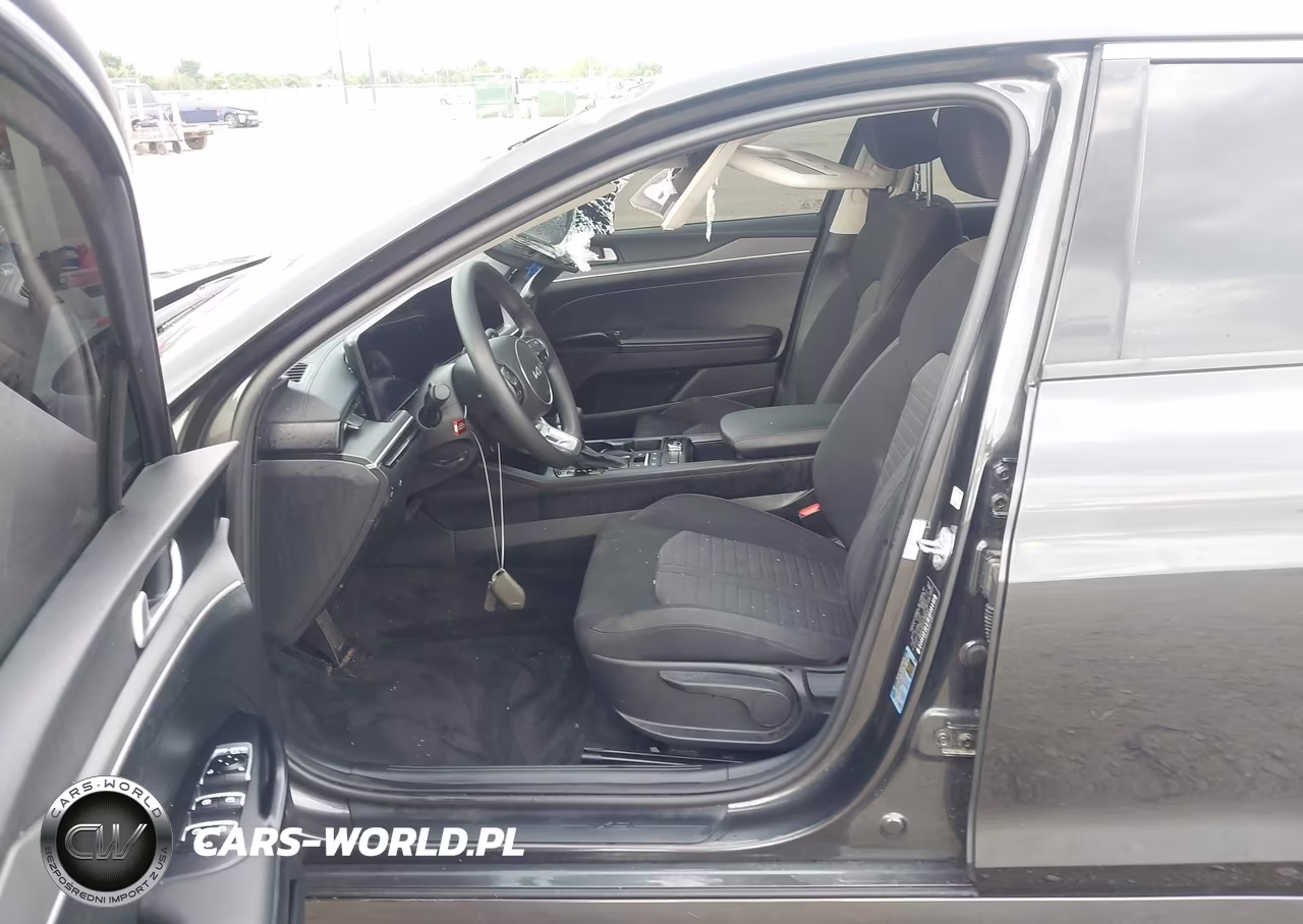2025 Kia K5 Lxs VIN:KNAG24J78S5368702 - 17