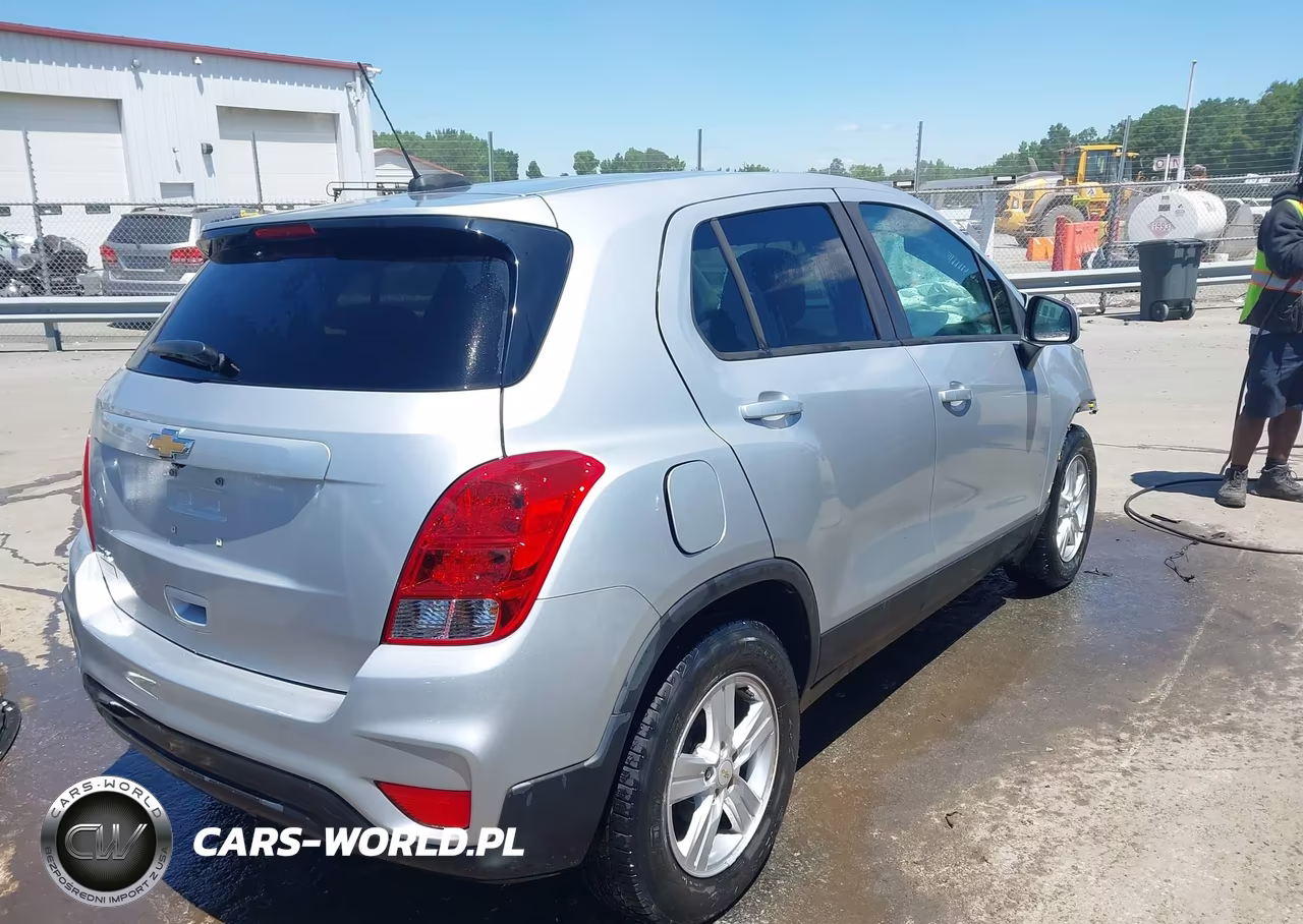 2020 Chevrolet Trax Fwd Ls VIN:KL7CJKSB0LB328688 - 4