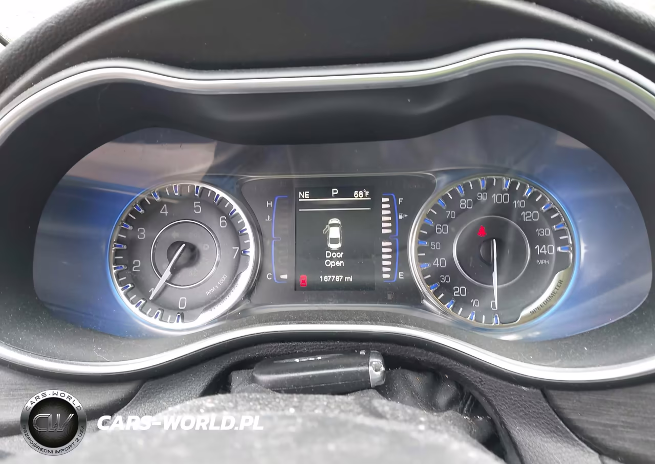 2015 Chrysler 200 Limited VIN:1C3CCCABXFN741472 - 7