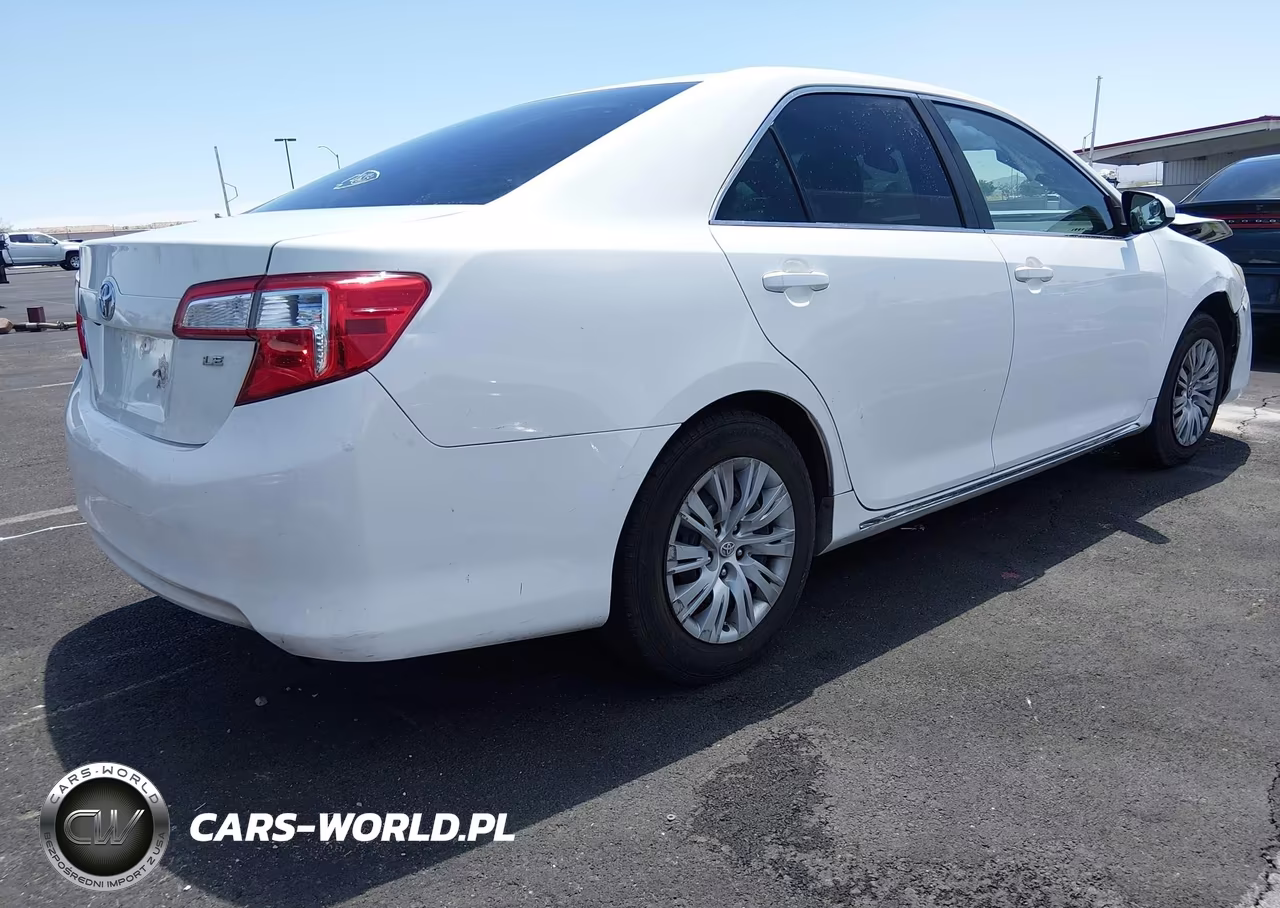 2014 Toyota Camry Le VIN:4T4BF1FK4ER422733 - 4