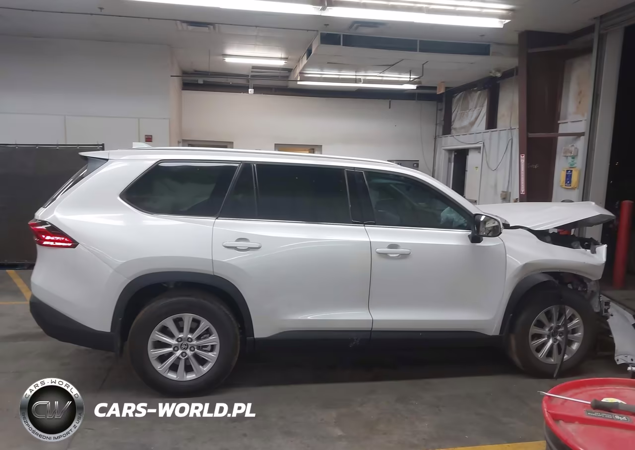 2024 Toyota Grand Highlander Xle VIN:5TDAAAA5XRS017979 - 13