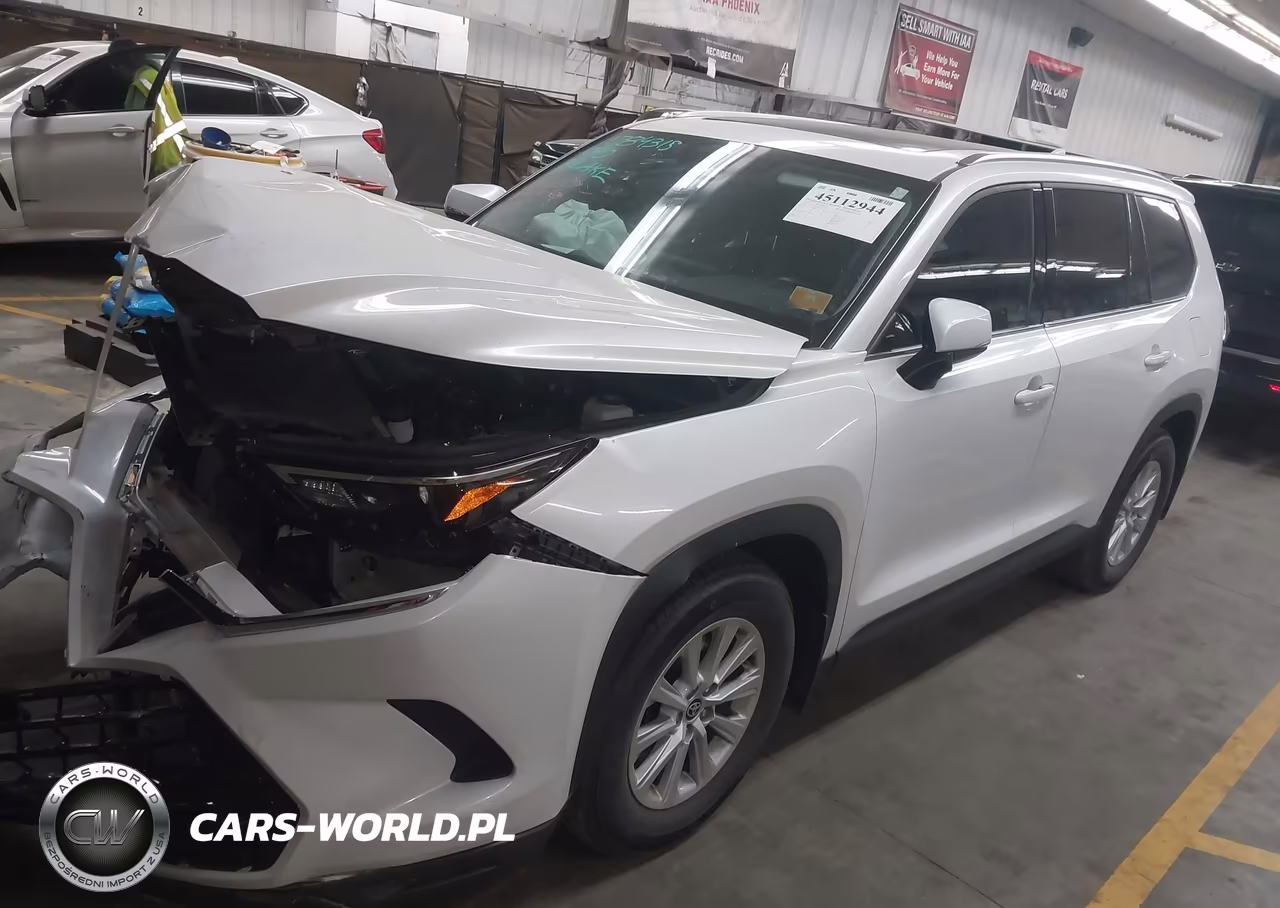 2024 Toyota Grand Highlander Xle VIN:5TDAAAA5XRS017979 - 2