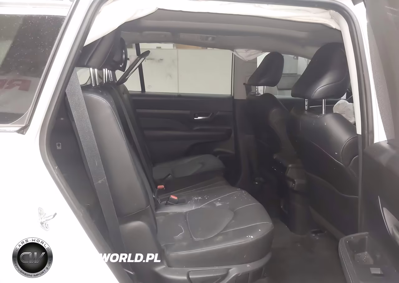 2024 Toyota Grand Highlander Xle VIN:5TDAAAA5XRS017979 - 8
