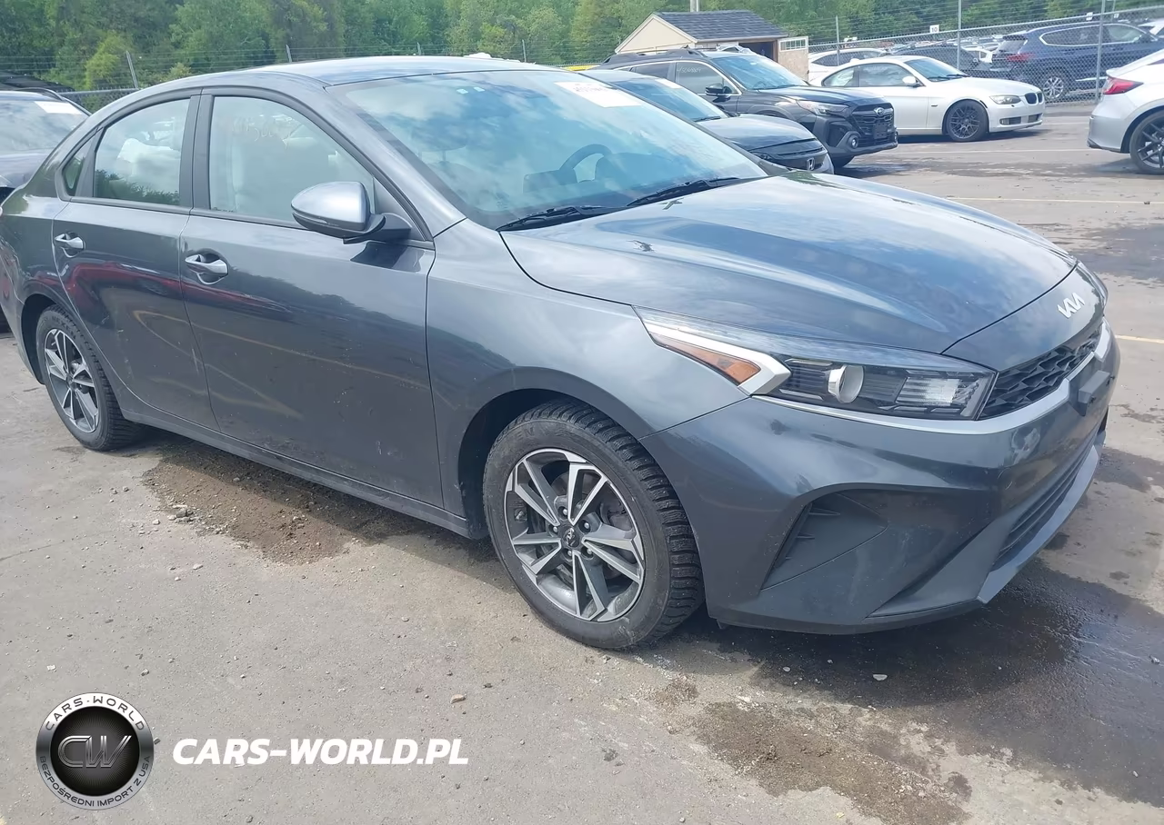 2023 Kia Forte Lxs – zdjęcie 1 z 17