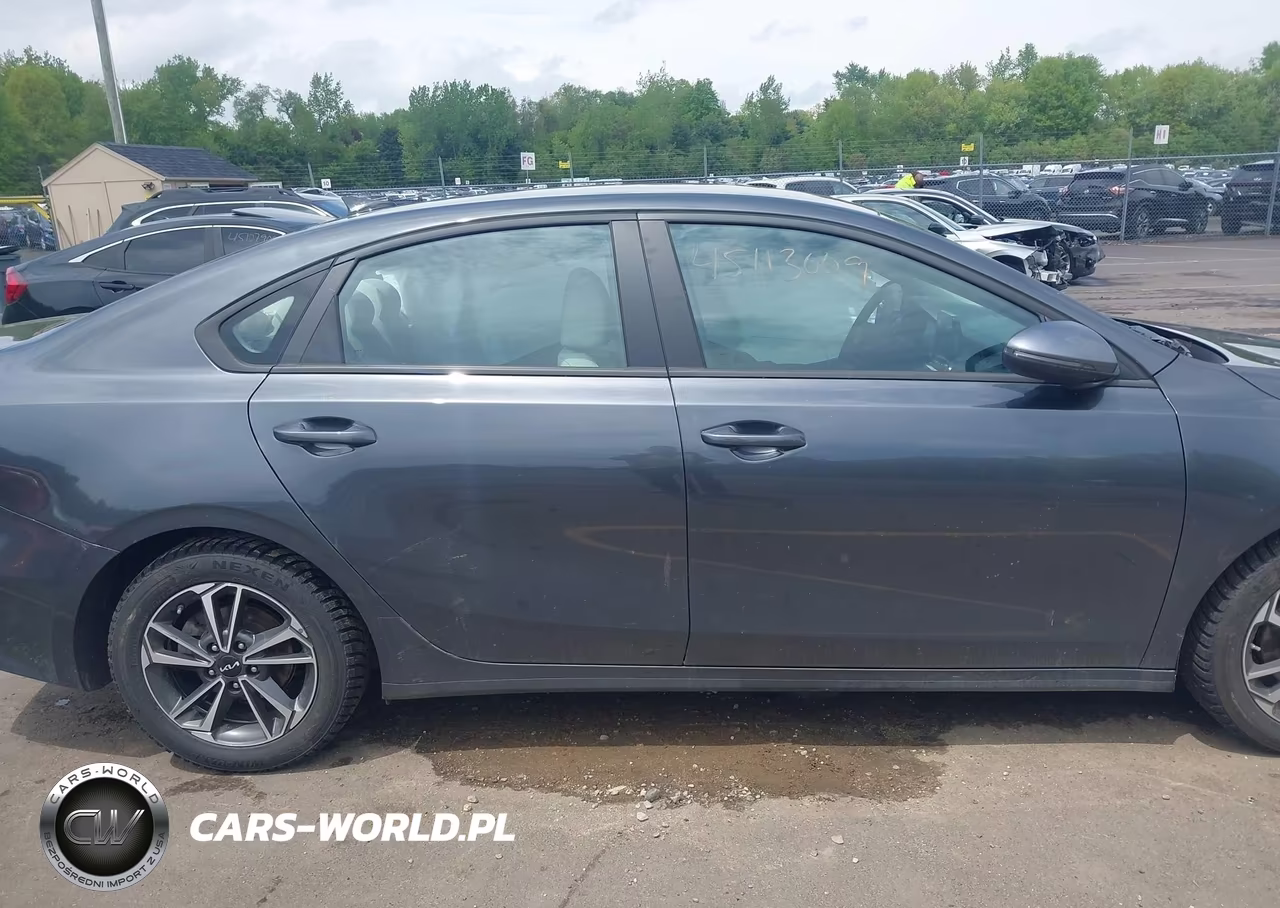 2023 Kia Forte Lxs VIN:3KPF24AD7PE678260 - 13