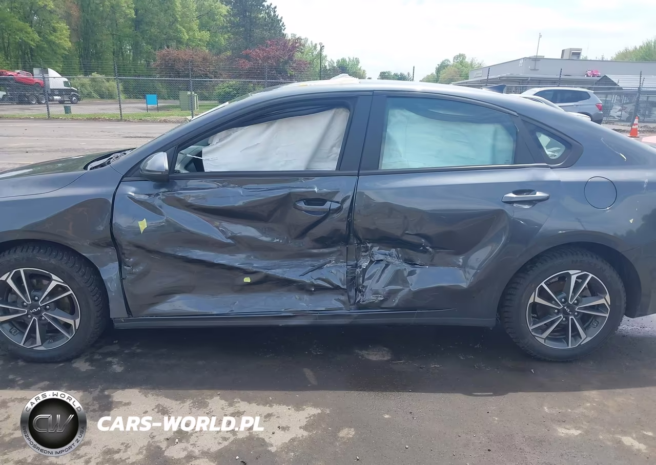 2023 Kia Forte Lxs VIN:3KPF24AD7PE678260 - 14