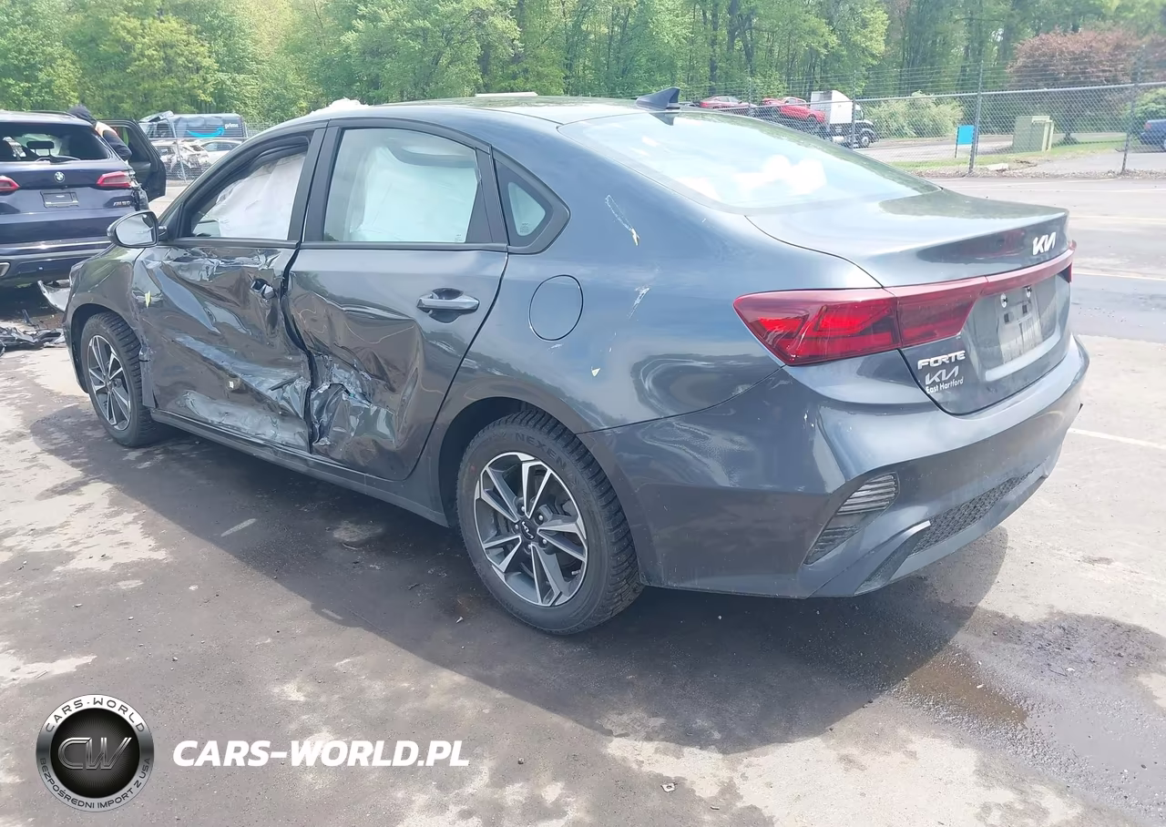 2023 Kia Forte Lxs VIN:3KPF24AD7PE678260 - 3