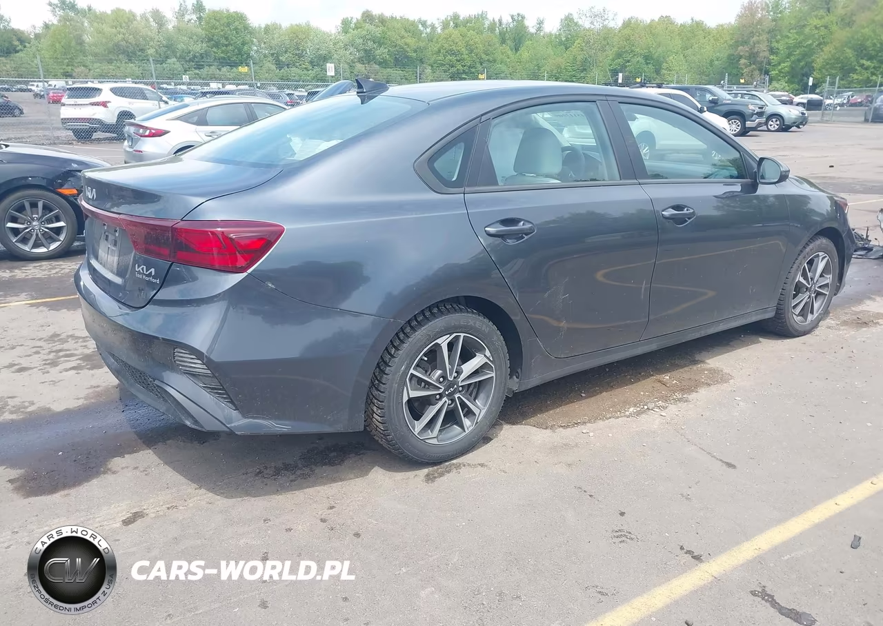 2023 Kia Forte Lxs VIN:3KPF24AD7PE678260 - 4