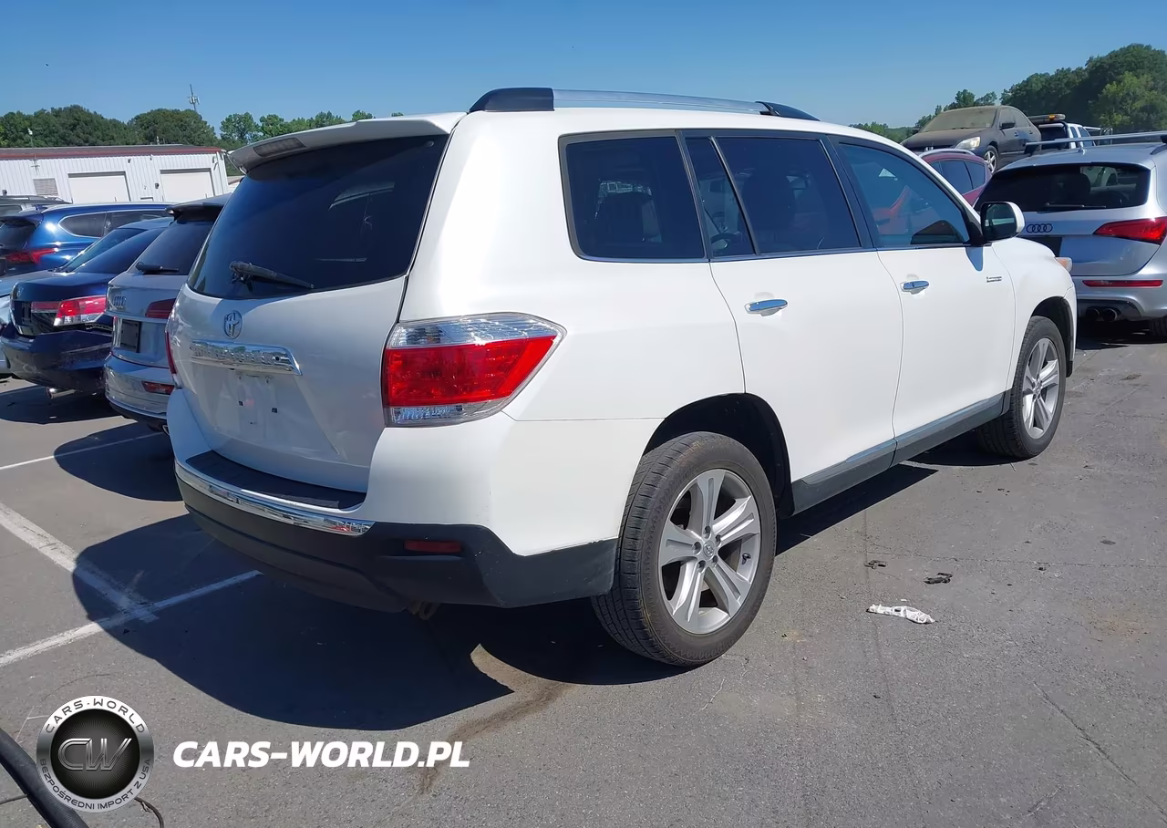 2013 Toyota Highlander Limited V6 VIN:5TDYK3EHXDS111641 - 4