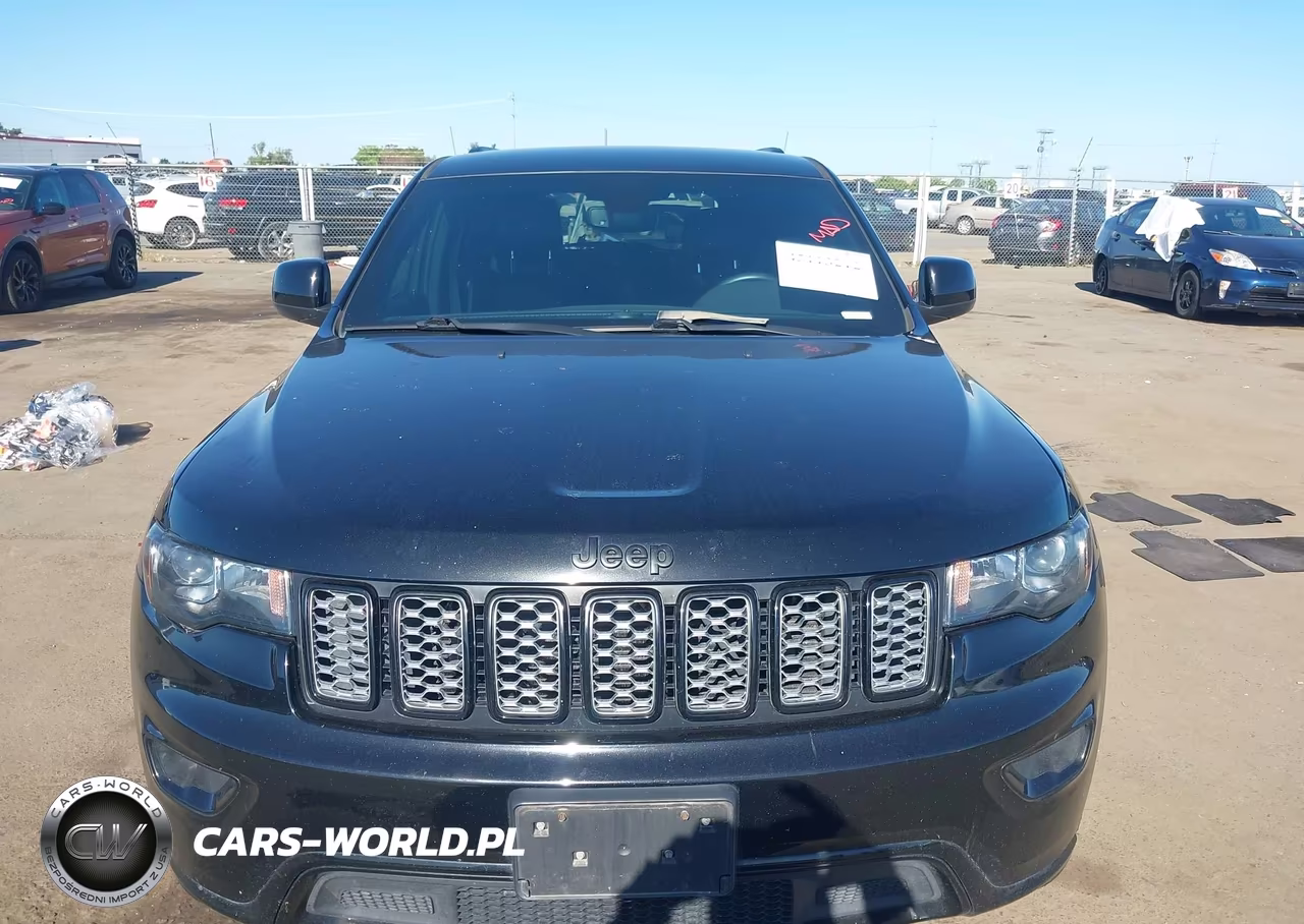 2018 Jeep Grand Cherokee Altitude 4X4 VIN:1C4RJFAG5JC410439 - 11