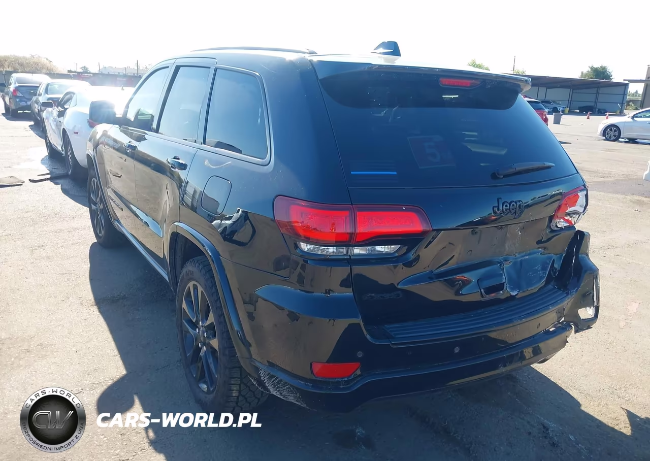2018 Jeep Grand Cherokee Altitude 4X4 VIN:1C4RJFAG5JC410439 - 3