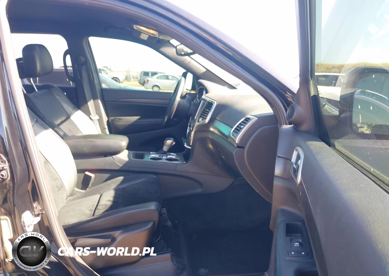 2018 Jeep Grand Cherokee Altitude 4X4 VIN:1C4RJFAG5JC410439 - 5