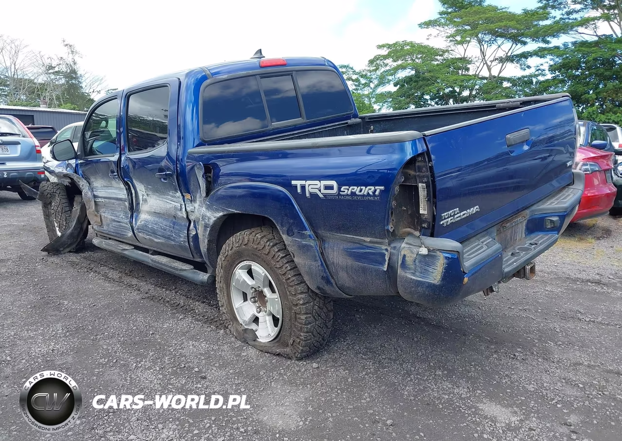 2015 Toyota Tacoma Base V6-Trd Pro VIN:5TFLU4EN4FX131686 - 3