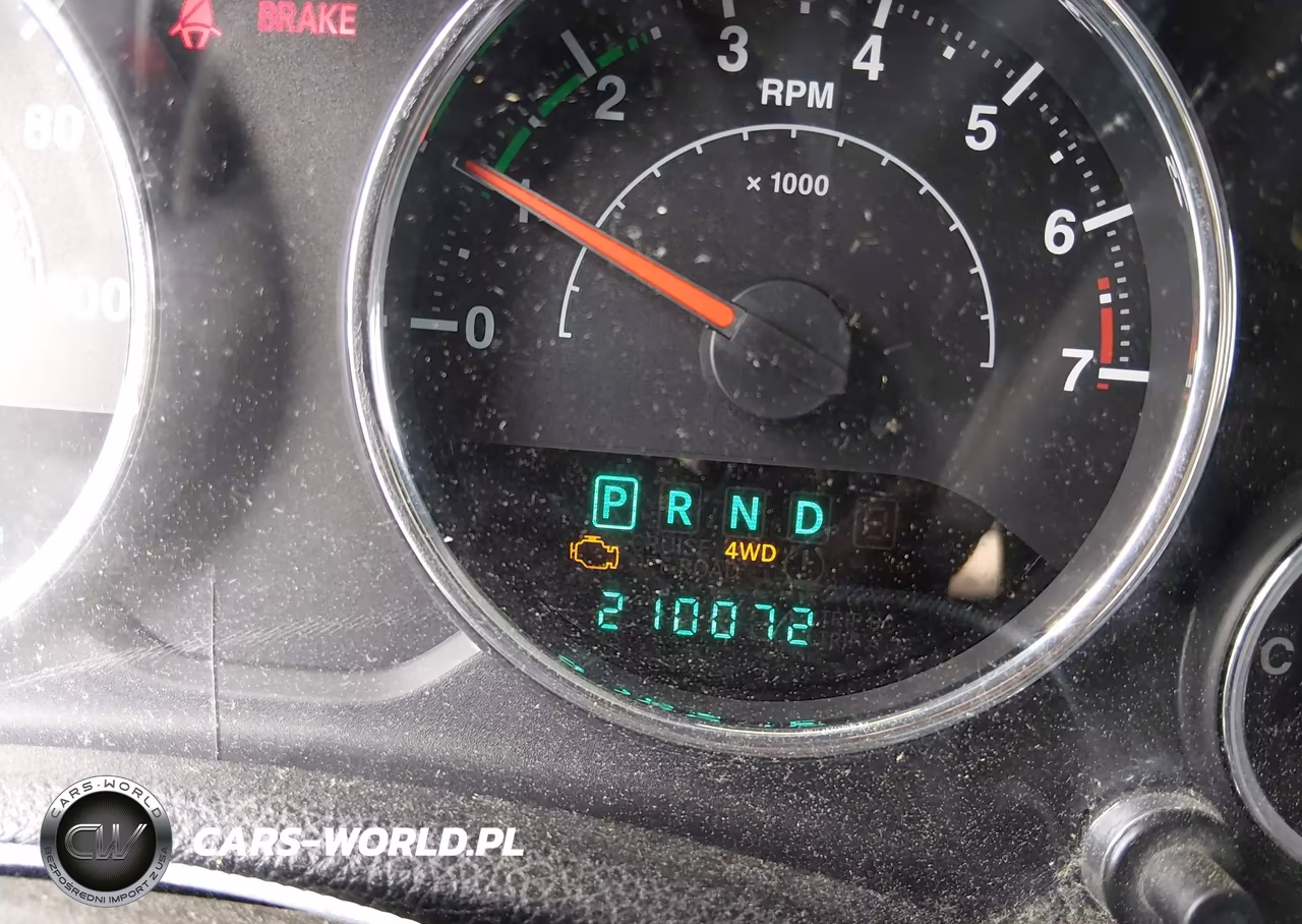 2013 Jeep Wrangler Unlimited Sport VIN:1C4HJWDG4DL500192 - 15