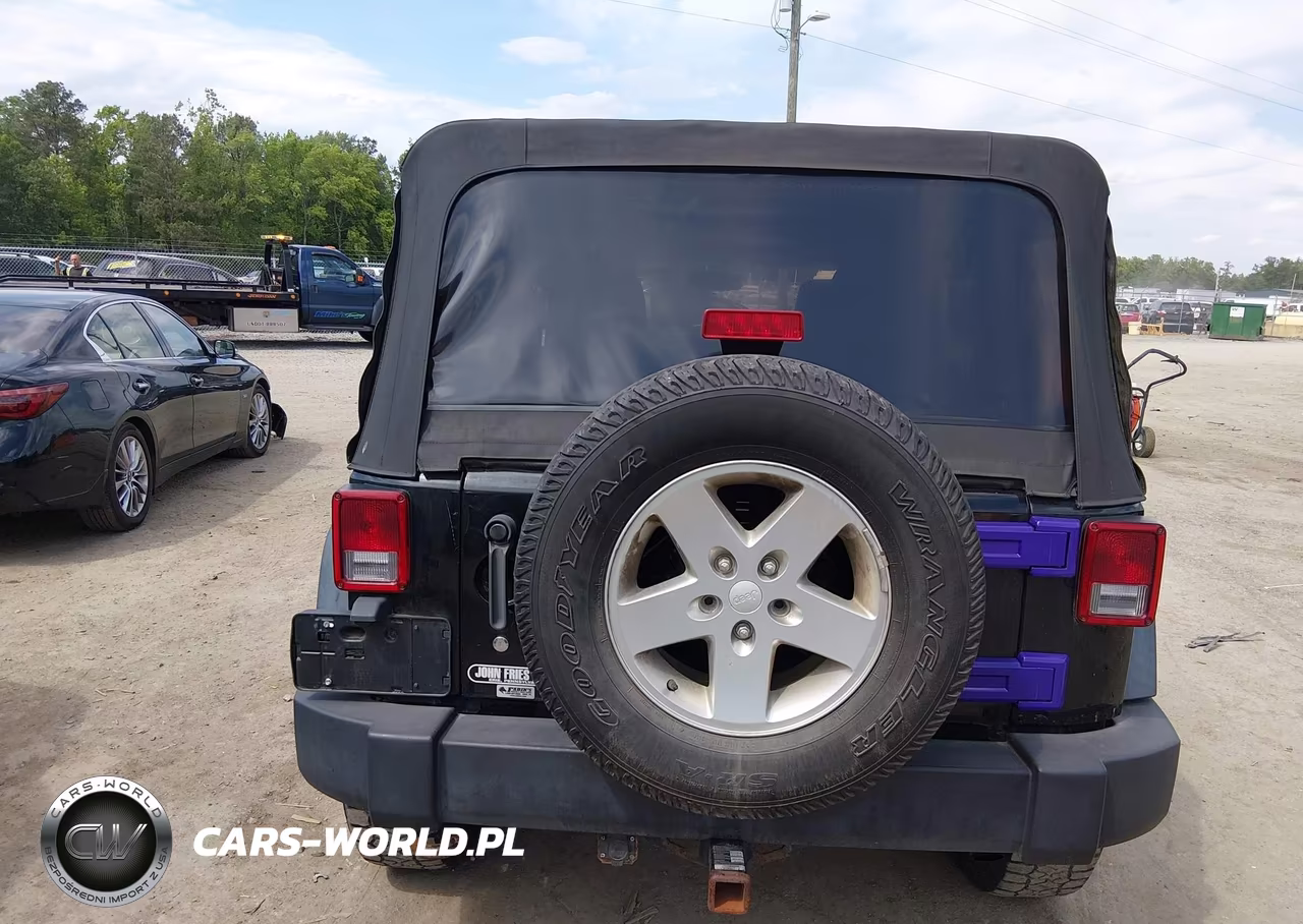 2013 Jeep Wrangler Unlimited Sport VIN:1C4HJWDG4DL500192 - 16