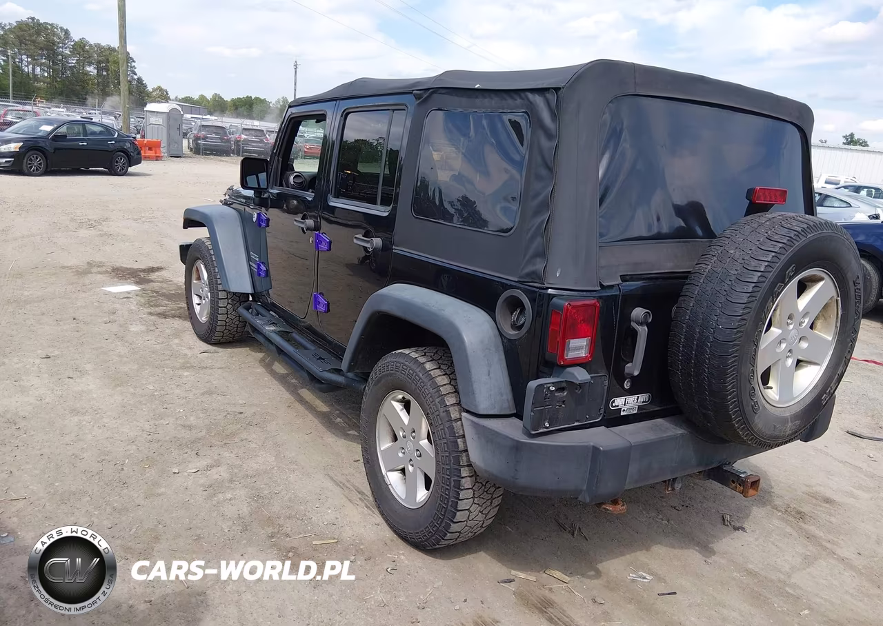 2013 Jeep Wrangler Unlimited Sport VIN:1C4HJWDG4DL500192 - 3