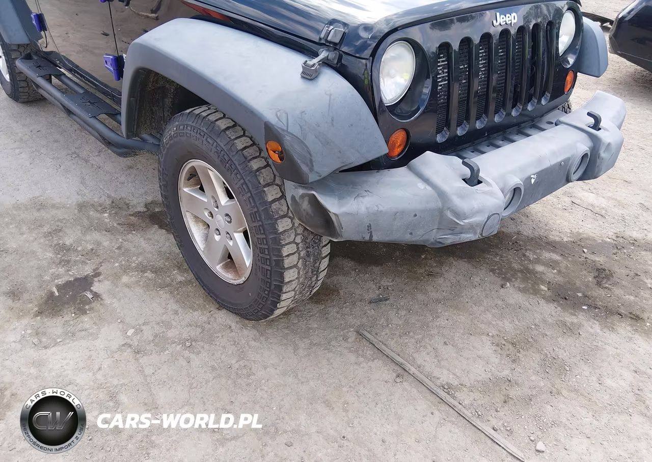 2013 Jeep Wrangler Unlimited Sport VIN:1C4HJWDG4DL500192 - 6
