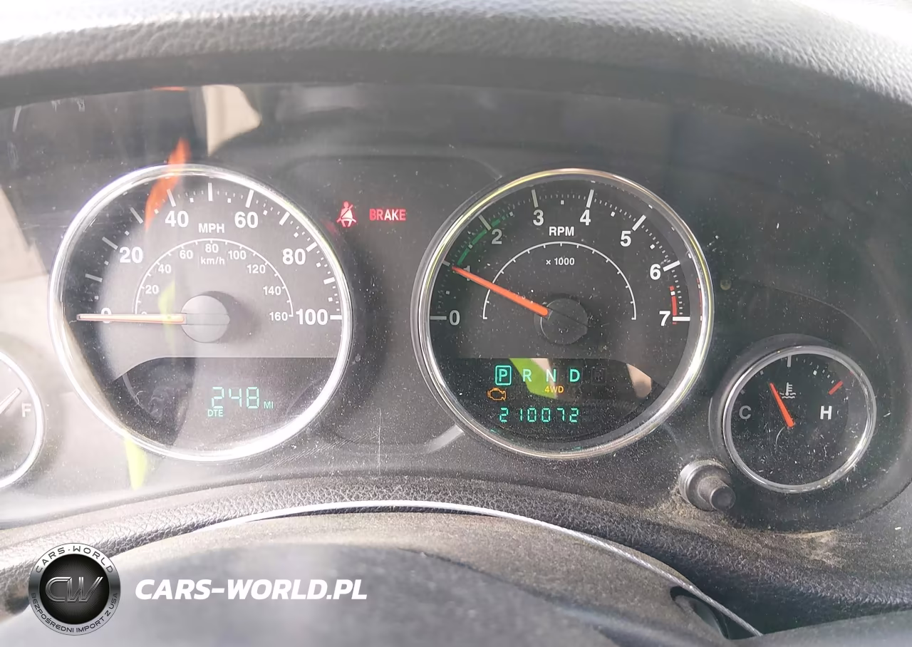 2013 Jeep Wrangler Unlimited Sport VIN:1C4HJWDG4DL500192 - 7