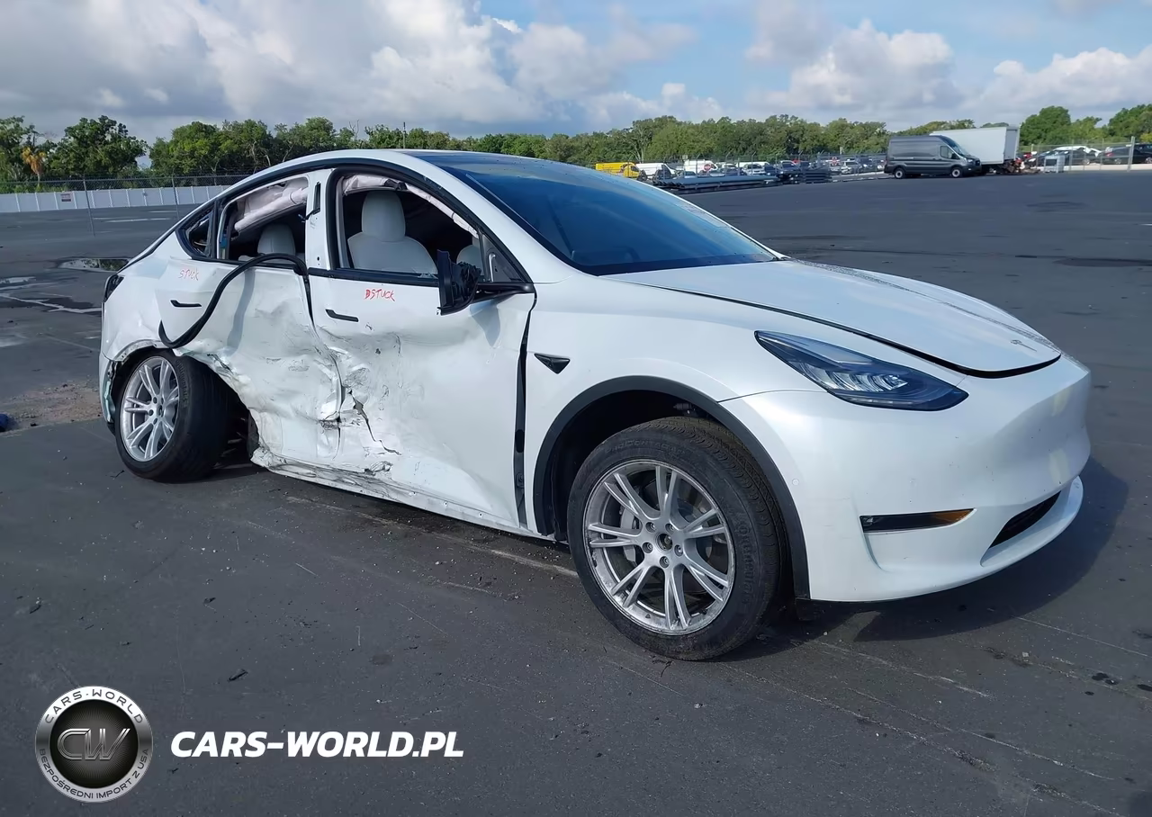 2021 Tesla Model Y Long Range Dual Motor All-Wheel Drive
