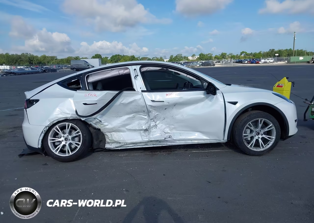 2021 Tesla Model Y Long Range Dual Motor All-Wheel Drive VIN:5YJYGDEE7MF179378 - 14