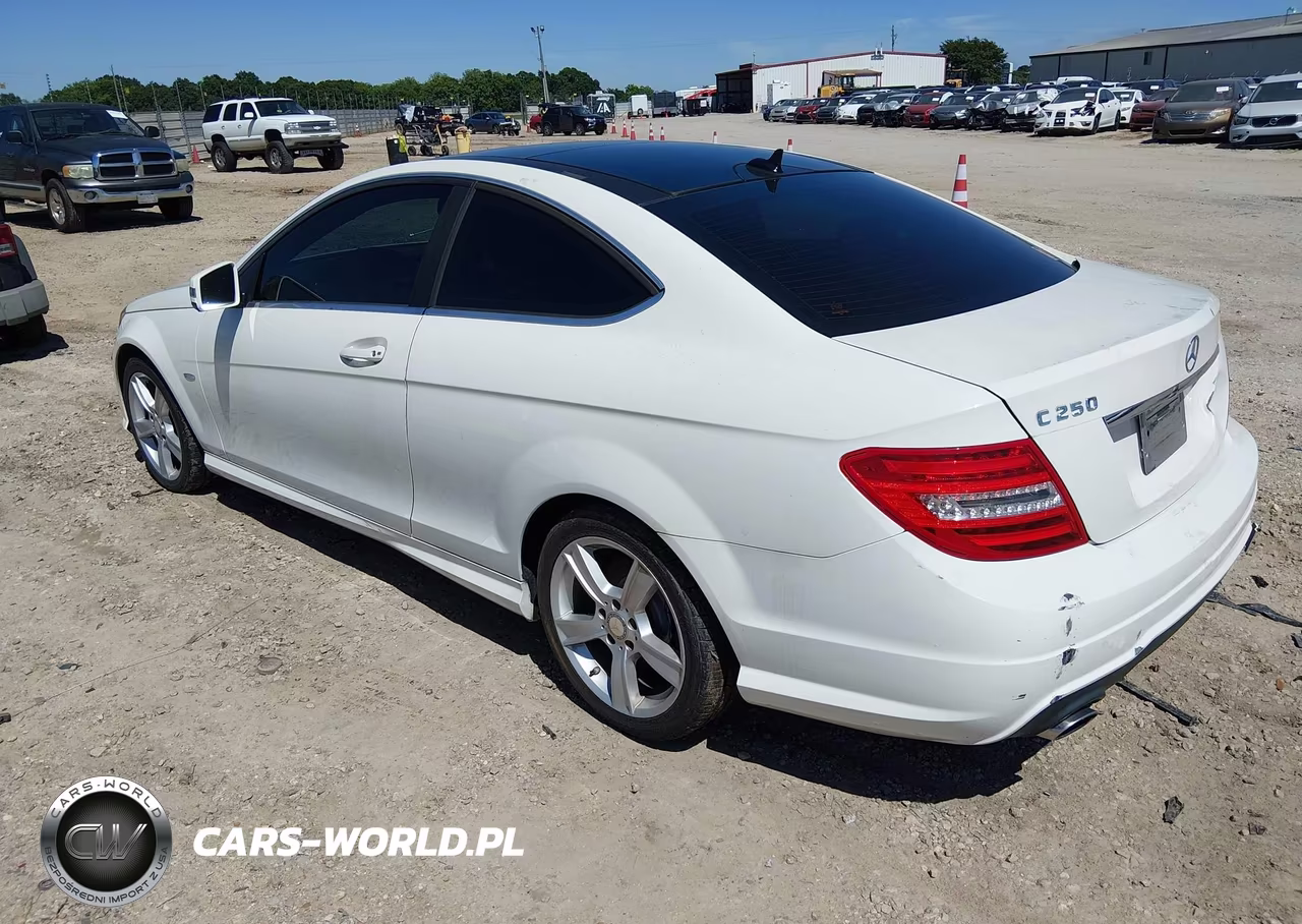 2012 Mercedes-Benz C 250 VIN:WDDGJ4HB8CF744932 - 3