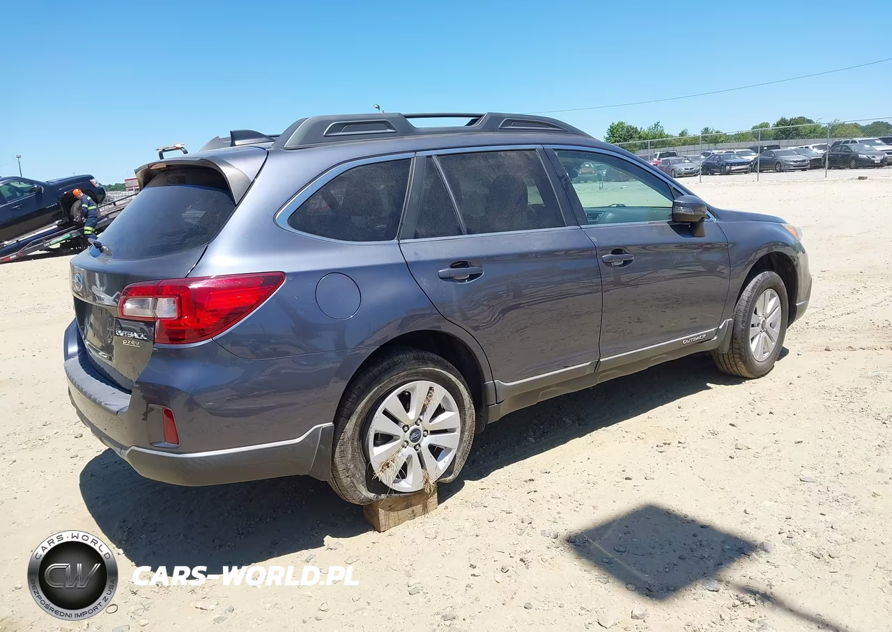 2017 Subaru Outback 2.5I Premium VIN:4S4BSAFCXH3413530 - 4
