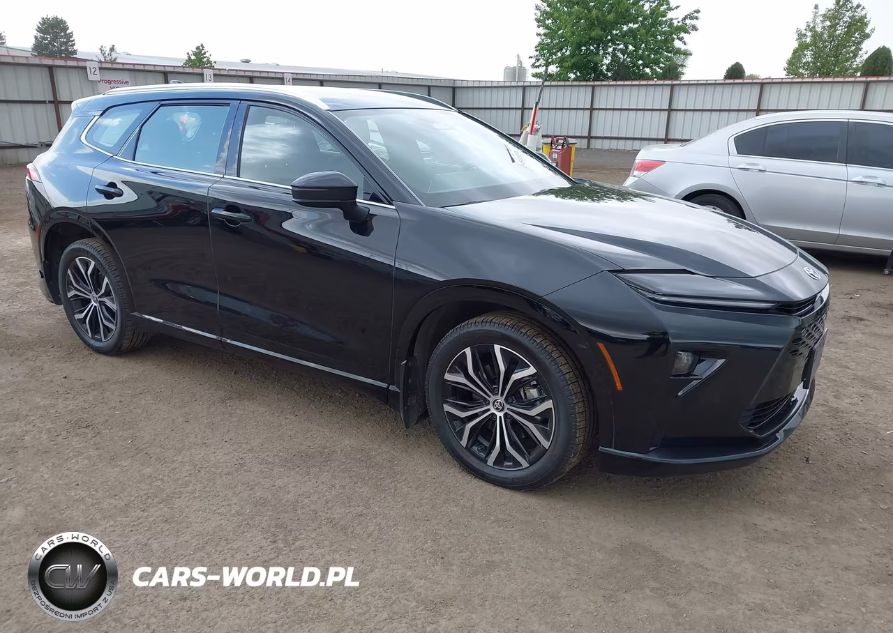 2025 Toyota Crown Signia Xle – zdjęcie 1 z 17