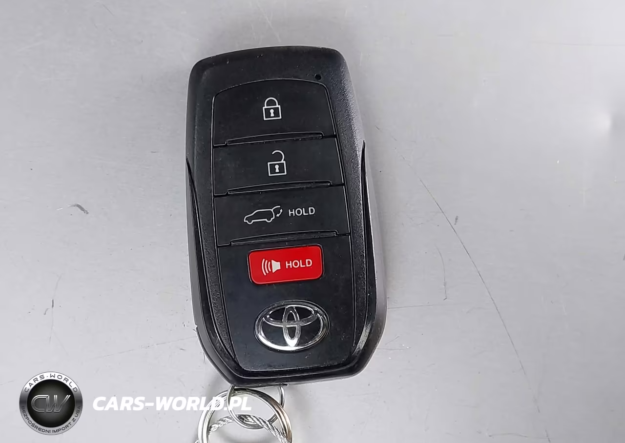 2025 Toyota Crown Signia Xle VIN:JTDACAAJ3S3005672 - 11