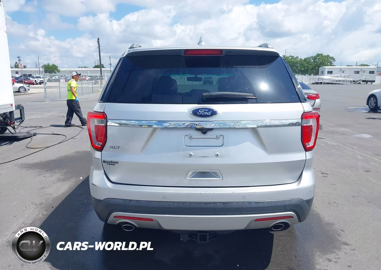 2017 Ford Explorer Xlt VIN:1FM5K7D88HGA97617 - 16