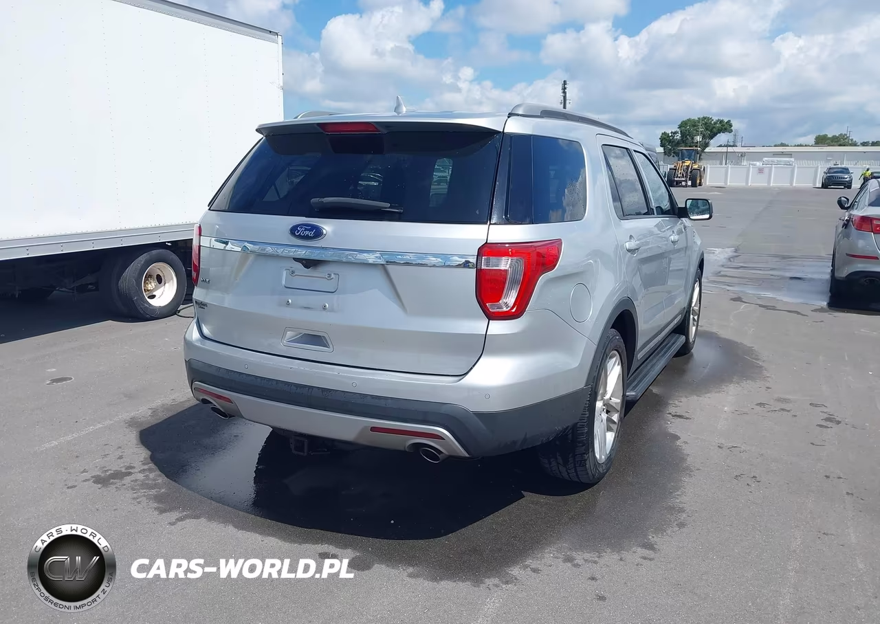 2017 Ford Explorer Xlt VIN:1FM5K7D88HGA97617 - 4