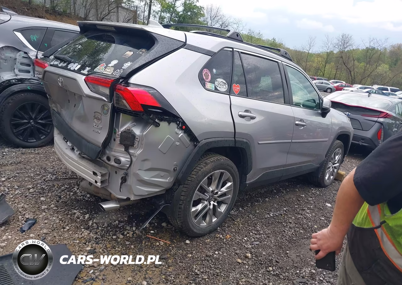 2023 Toyota Rav4 Xle Premium VIN:2T3A1RFV0PC337770 - 4
