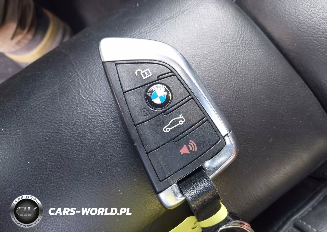 2017 BMW X5 M VIN:5YMKT6C56H0U38910 - 11