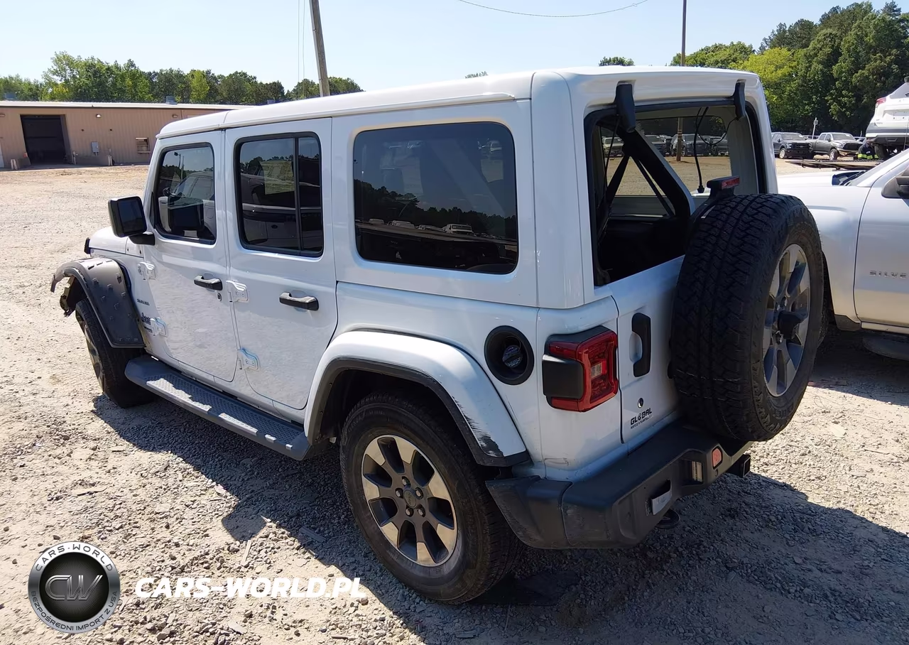 2018 Jeep Wrangler Unlimited Sahara 4X4 VIN:1C4HJXEG8JW139287 - 3