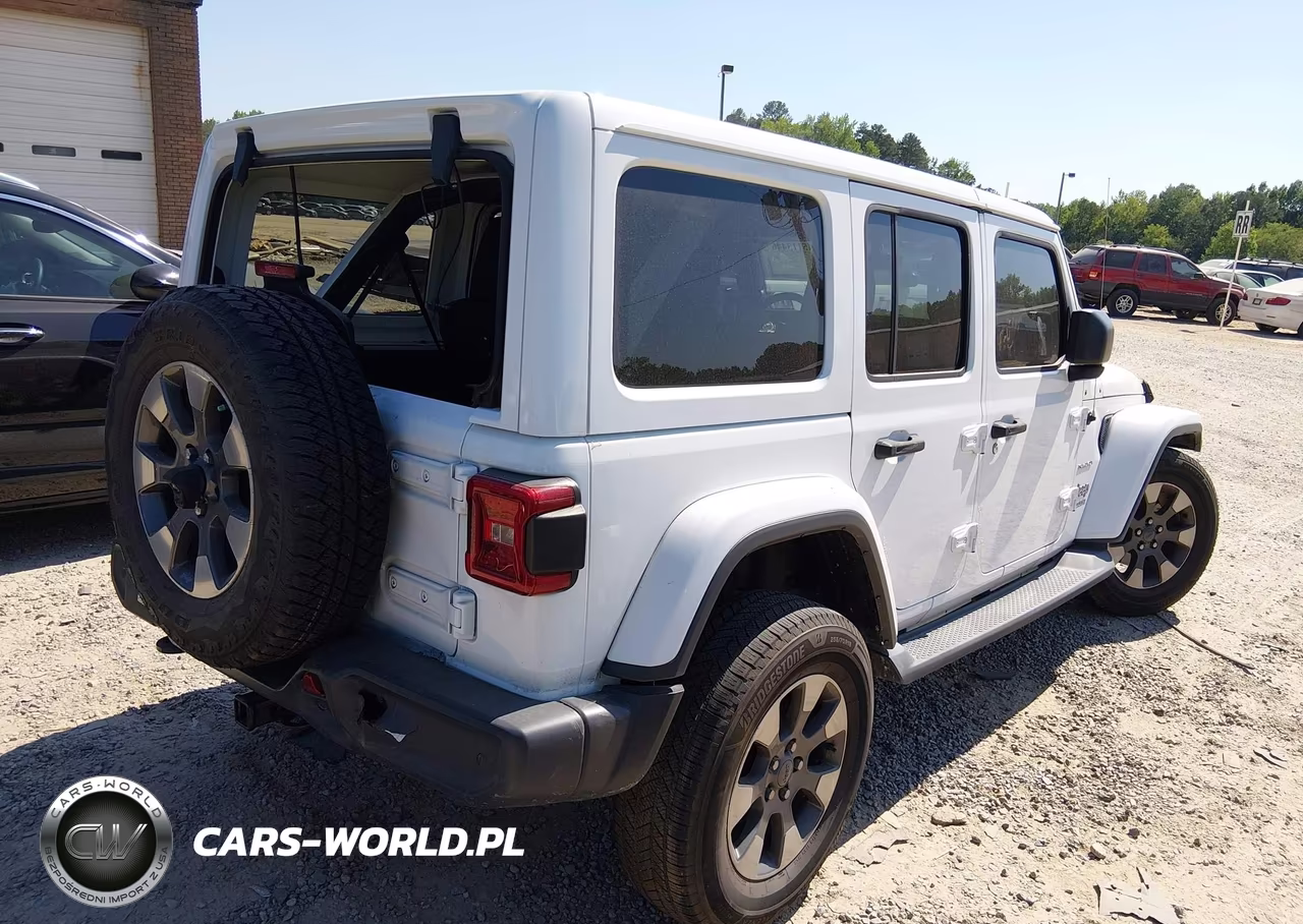 2018 Jeep Wrangler Unlimited Sahara 4X4 VIN:1C4HJXEG8JW139287 - 4