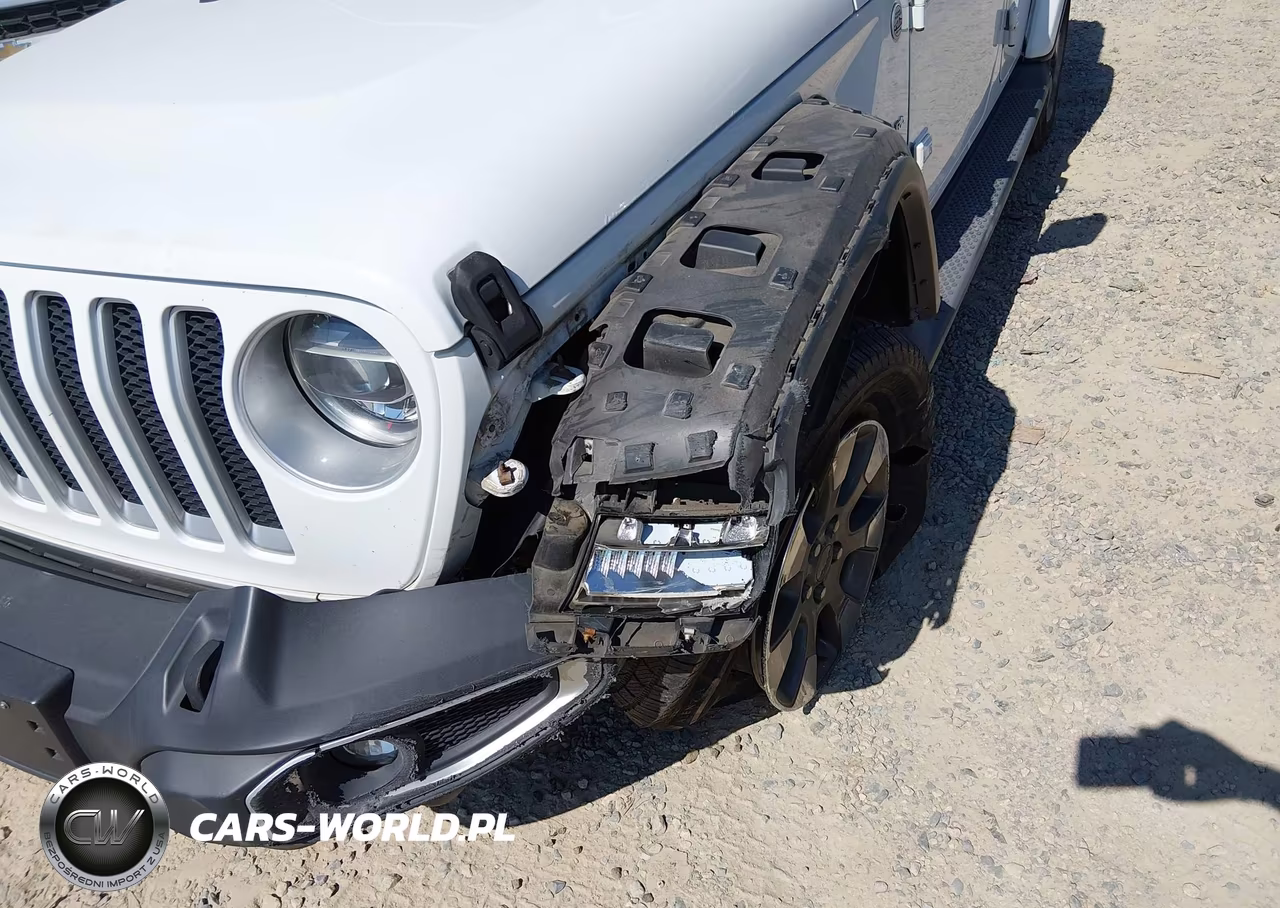 2018 Jeep Wrangler Unlimited Sahara 4X4 VIN:1C4HJXEG8JW139287 - 6