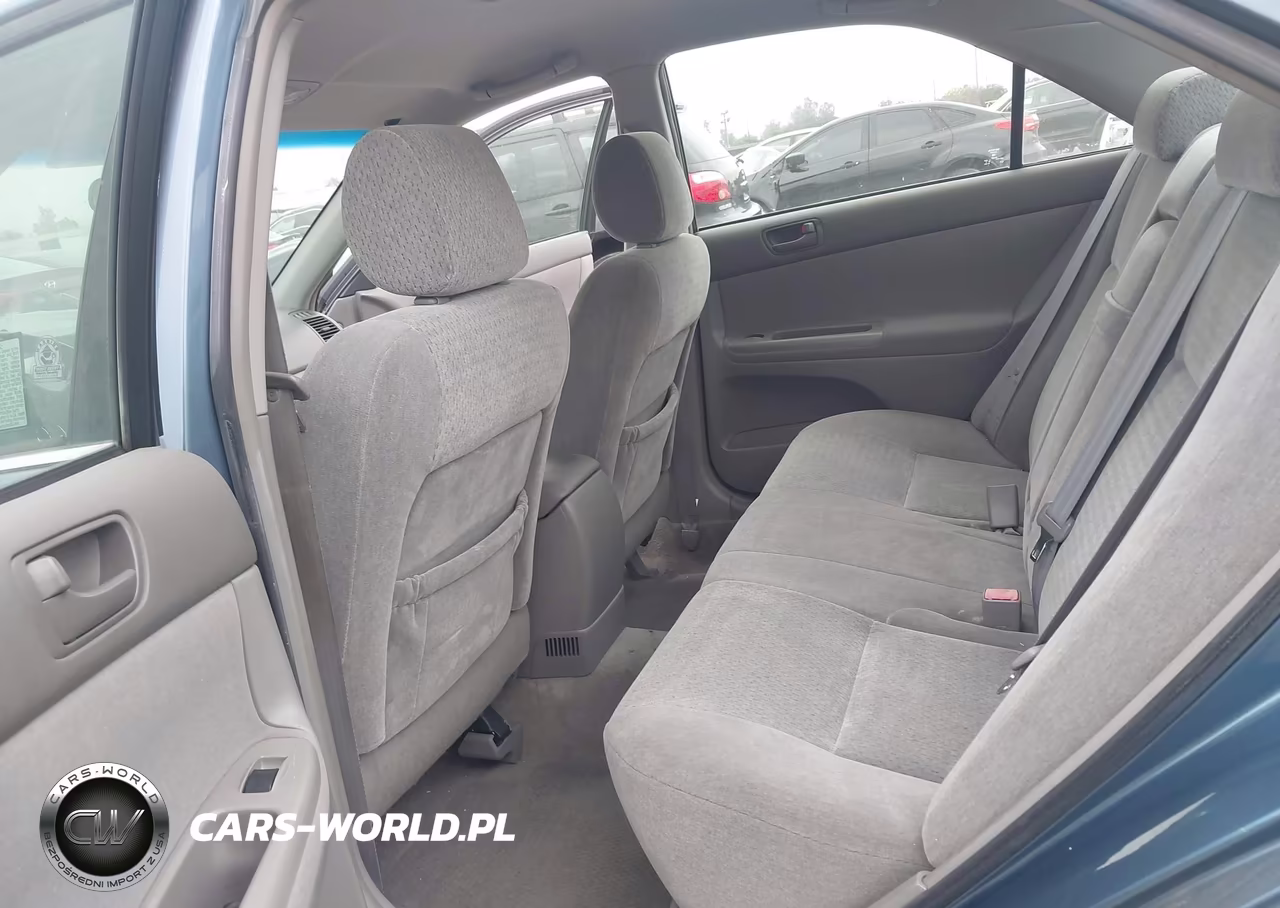 2004 Toyota Camry Le VIN:JTDBE32K040268904 - 8
