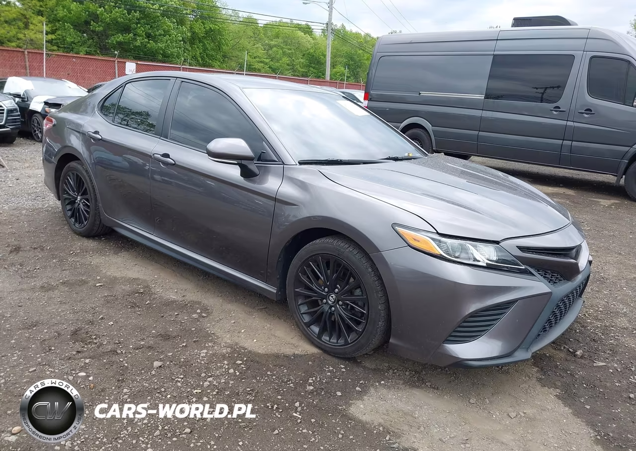 2020 Toyota Camry Se – zdjęcie 1 z 17