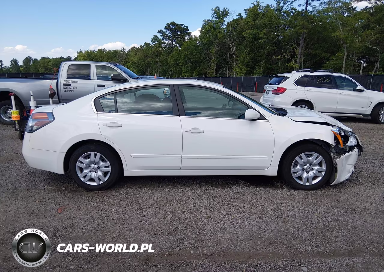 2011 Nissan Altima 2.5 S VIN:1N4AL2AP2BC105360 - 13