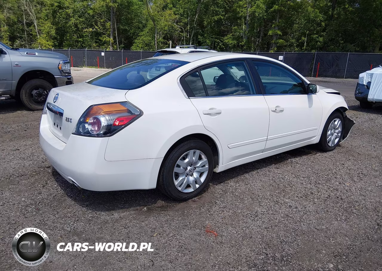 2011 Nissan Altima 2.5 S VIN:1N4AL2AP2BC105360 - 4