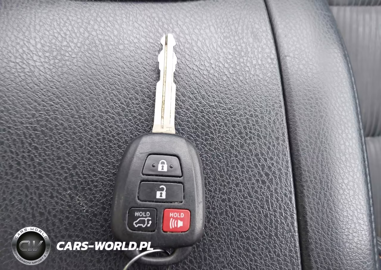 2015 Toyota Highlander Le Plus V6 VIN:5TDBKRFH8FS205771 - 11