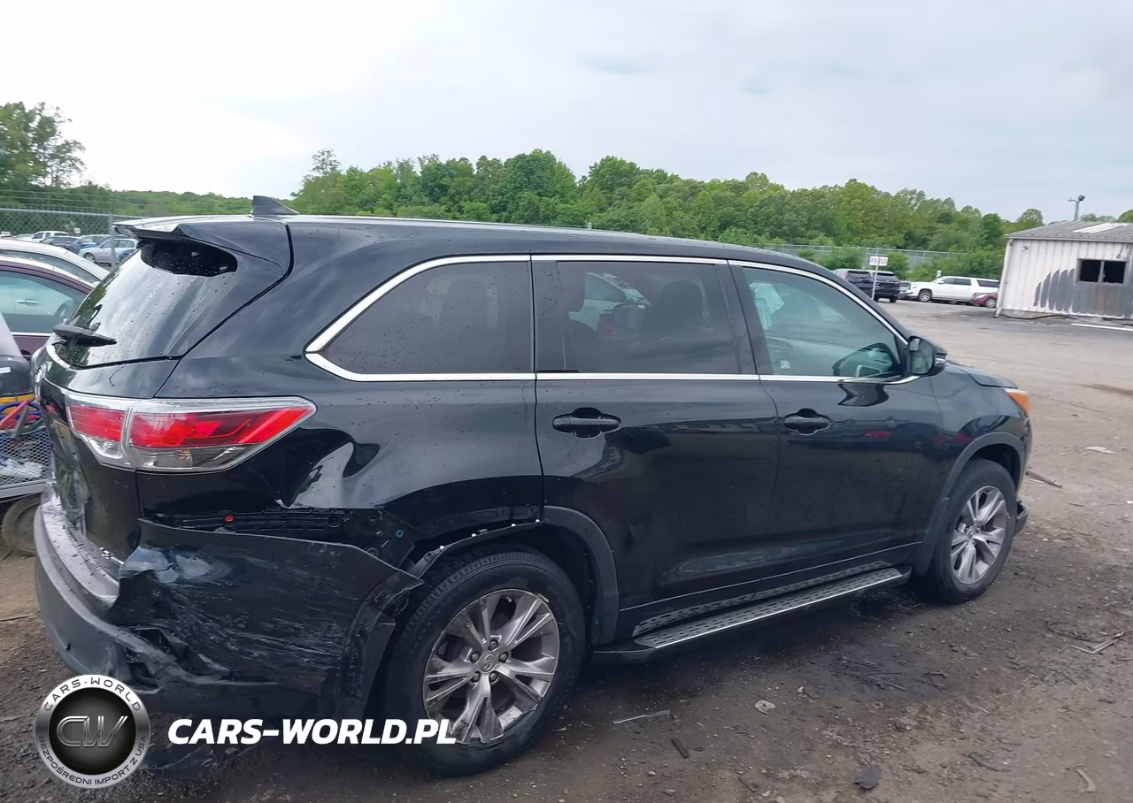 2015 Toyota Highlander Le Plus V6 VIN:5TDBKRFH8FS205771 - 13