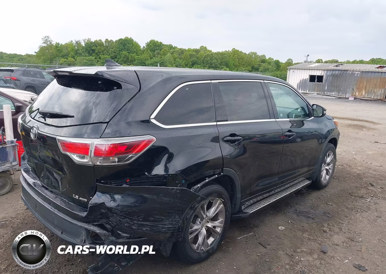 2015 Toyota Highlander Le Plus V6 VIN:5TDBKRFH8FS205771 - 4