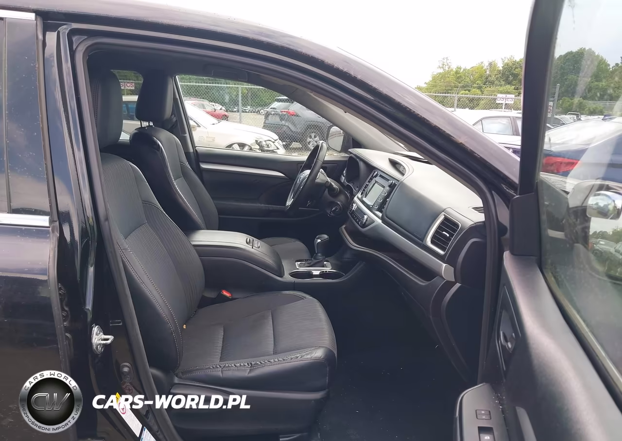 2015 Toyota Highlander Le Plus V6 VIN:5TDBKRFH8FS205771 - 5